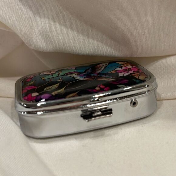 Stained Glass Hummingbird Travel Pill Box 2 Compartment Medicine Pill Case NEW - Picture 3 of 5